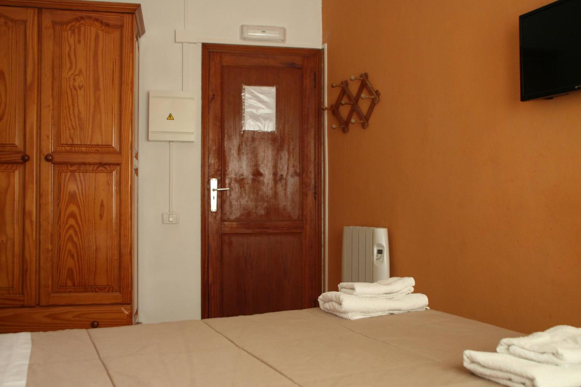 La Palma Hostel By Pension Central Фуенкалиенте де ла Палма Стая снимка