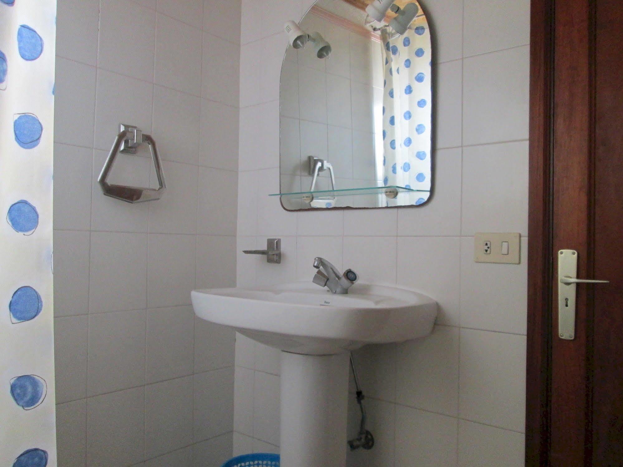 La Palma Hostel By Pension Central Фуенкалиенте де ла Палма Екстериор снимка