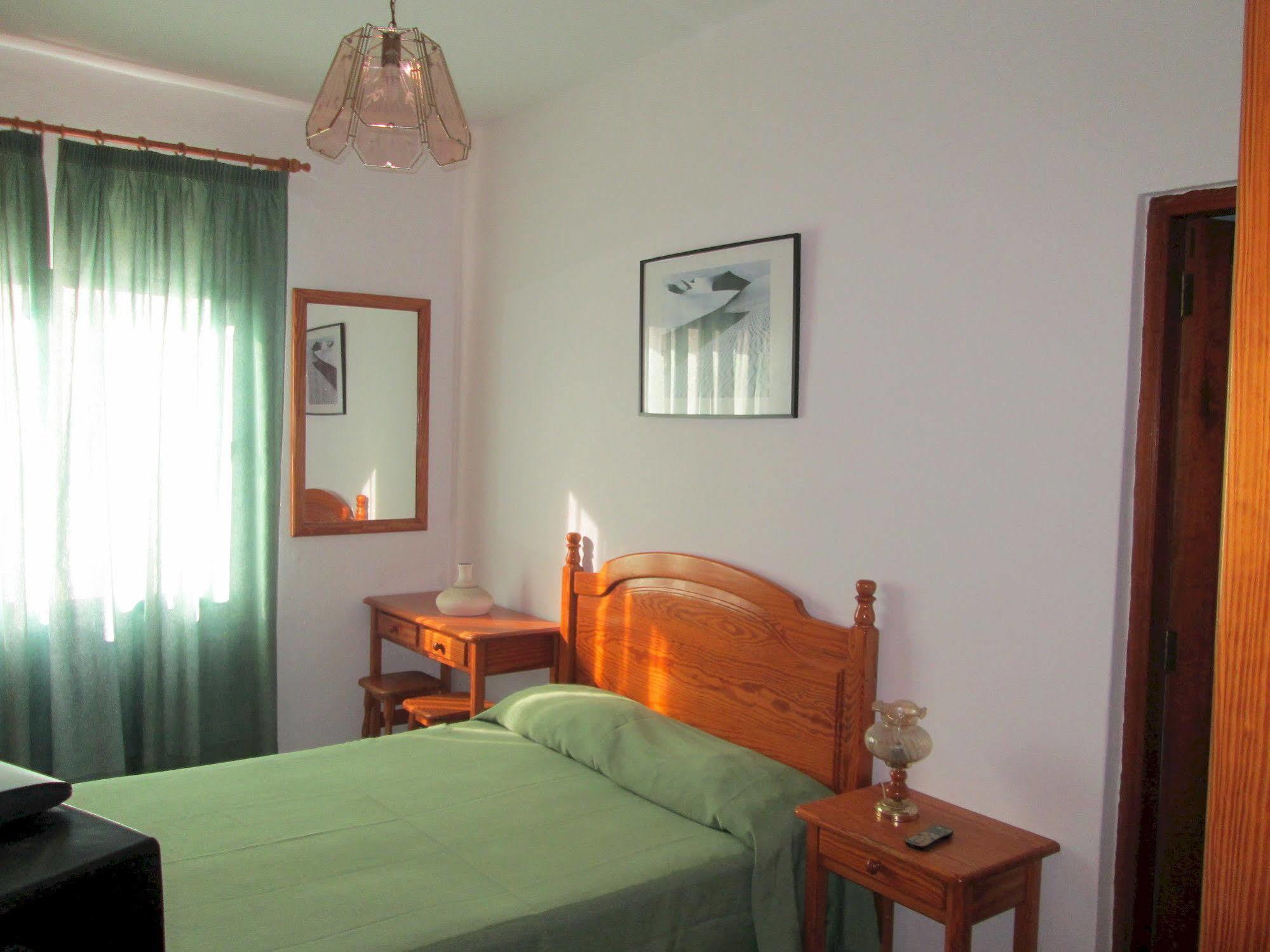 La Palma Hostel By Pension Central Фуенкалиенте де ла Палма Екстериор снимка