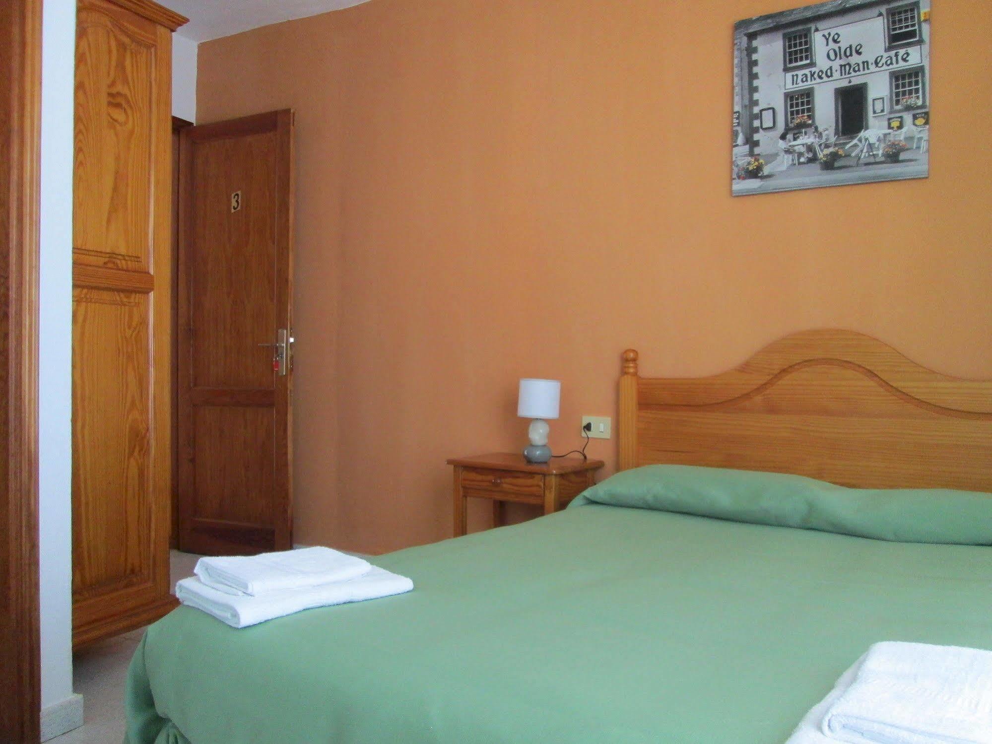 La Palma Hostel By Pension Central Фуенкалиенте де ла Палма Екстериор снимка